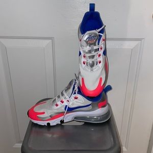 Nike Air 270 React Size 10 Blue/Pink Worn Once